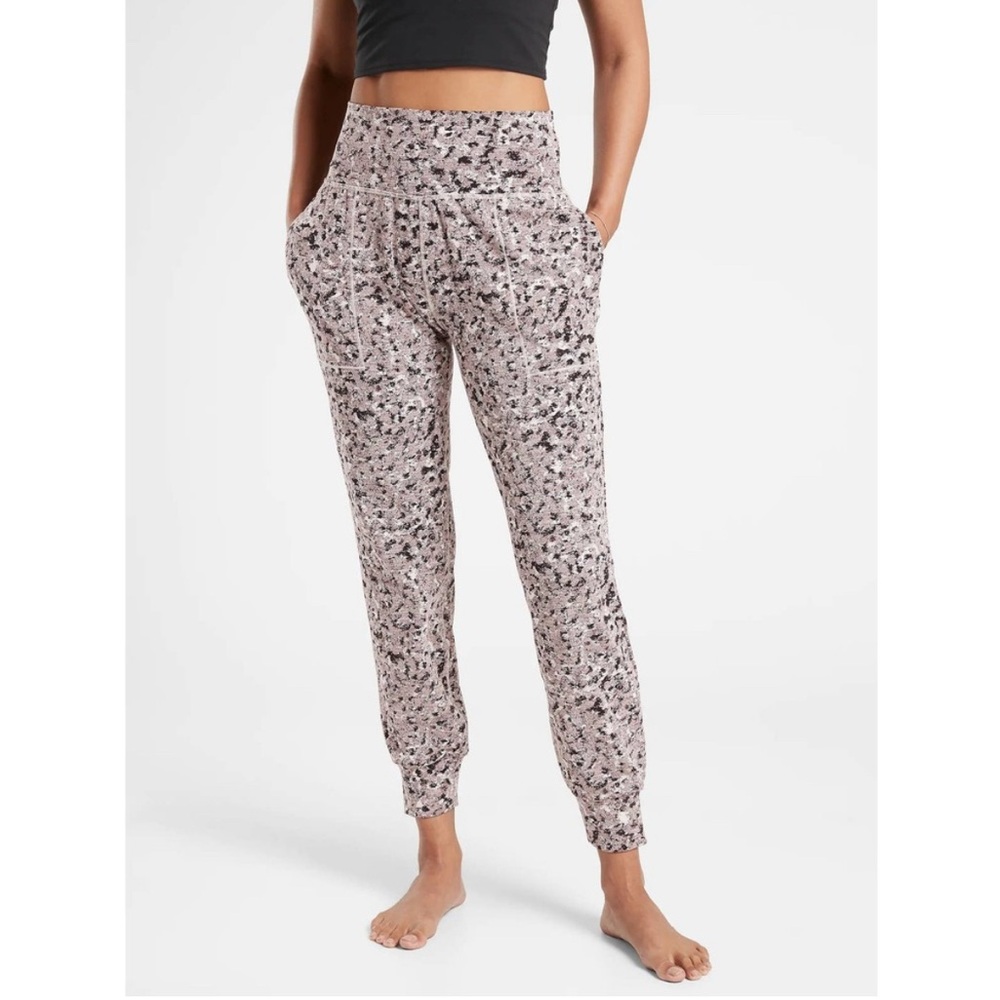 Athleta Salutation Textured Joggers